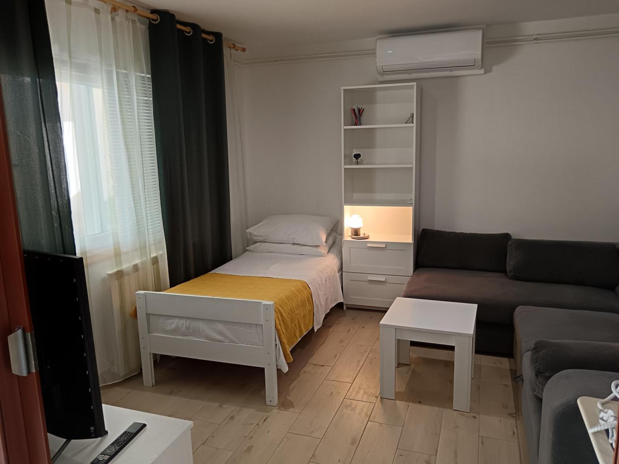 Apartments Tomas Betina  Exterior photo