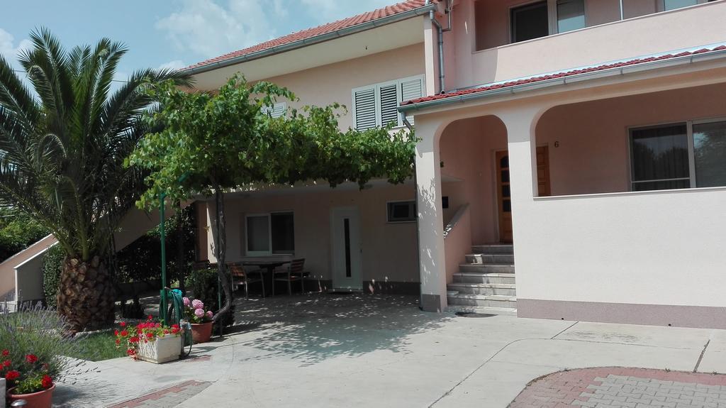 Apartments Tomas Betina  Exterior photo
