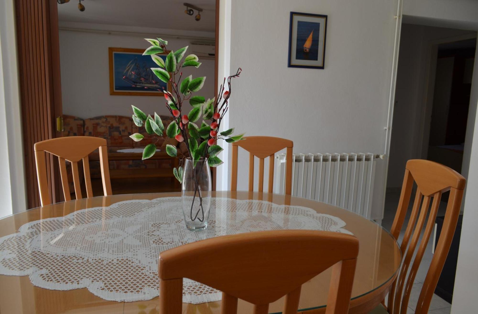 Apartments Tomas Betina  Exterior photo